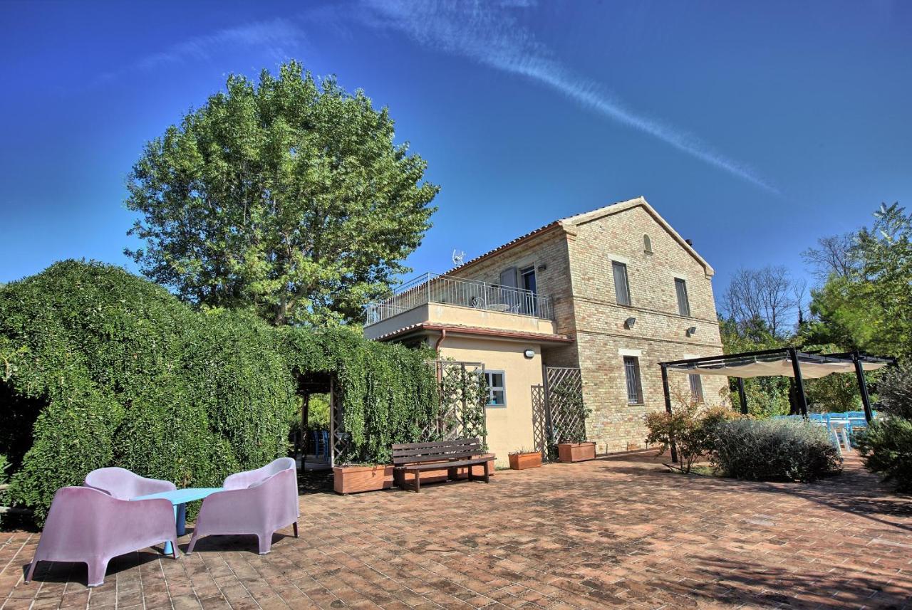 Grande Villa Storica Per Vacanze Con Giardino Privato E Piscina Ostra Dış mekan fotoğraf