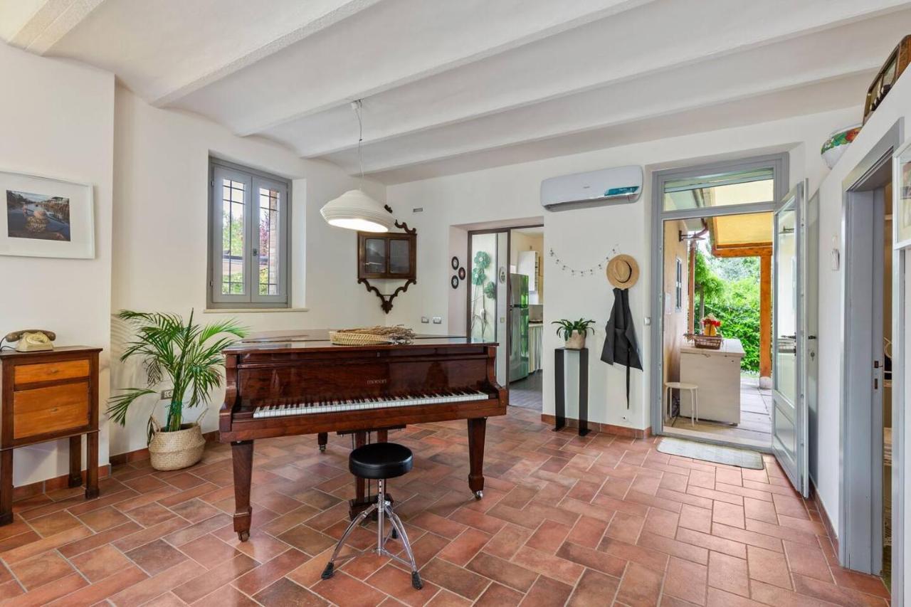 Grande Villa Storica Per Vacanze Con Giardino Privato E Piscina Ostra Dış mekan fotoğraf